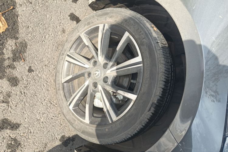 长安 逸动 2025款 蓝鲸 1.5T 500Bar尊贵型车身外观10