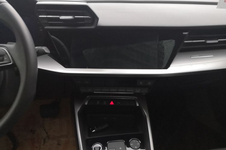 奥迪A3 2022款 A3L Limousine 35 TFSI 时尚致雅型中控内饰16