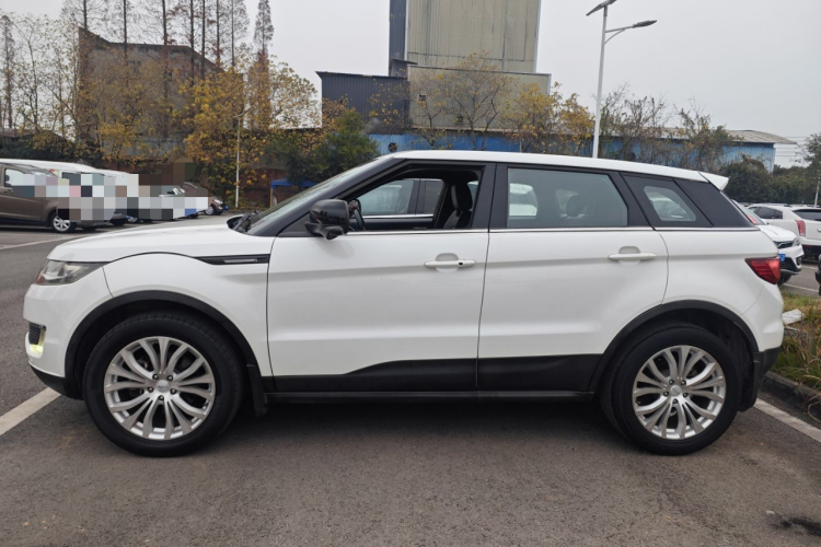 陆风X7 2015款 2.0T 全景尊贵版车身外观4