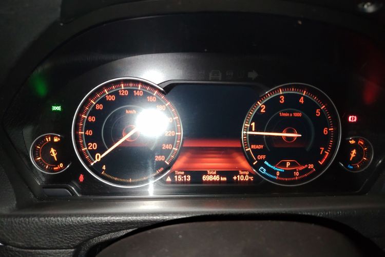 宝马3系 2019款 320i M运动曜夜版局部细节14