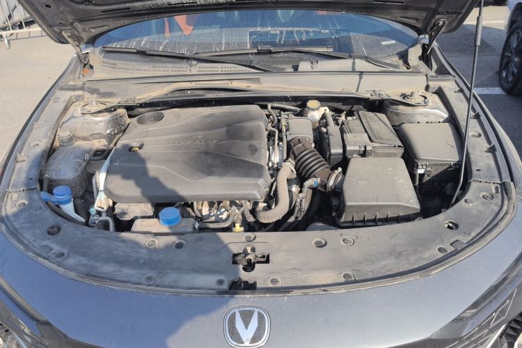 长安UNI-V 2022款 1.5T 尊贵型局部细节24