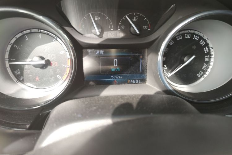 别克 威朗 2017款 三厢 15S 自动领先型中控内饰15