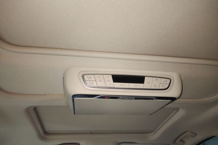 别克GL8 2023款 ES陆尊 豪华型中控内饰22