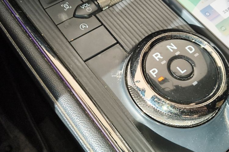 福特 蒙迪欧 2023款 EcoBoost 180 舒雅型局部细节18