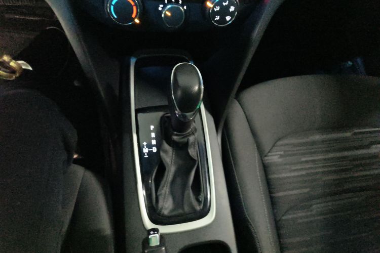 雪佛兰 科沃兹 2019款 320 自动欣享天窗版局部细节18