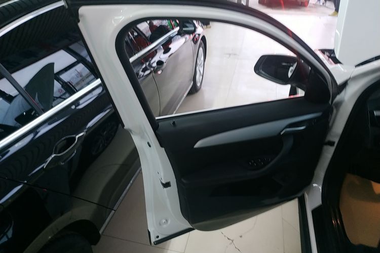 宝马X1 2018款 sDrive20Li 领先型中控内饰47