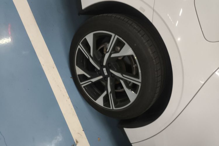 吉利银河 银河L6 2023款 125km 星舰车身外观6008