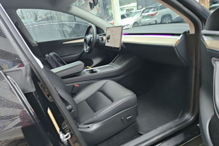 特斯拉 Model Y 2021款 标准续航后驱版局部细节41