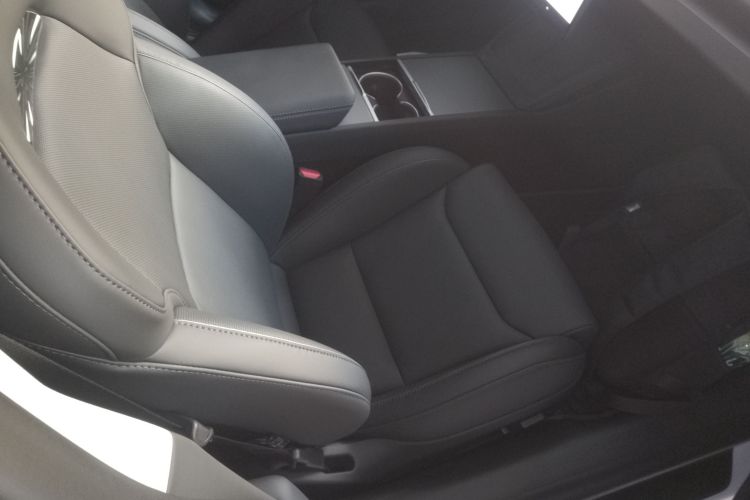 特斯拉 Model 3 2024款 高性能全轮驱动版局部细节41