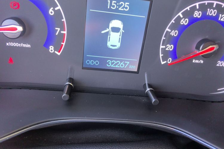 北京汽车 北京X3 2019款 1.5T 手动荣耀版中控内饰15