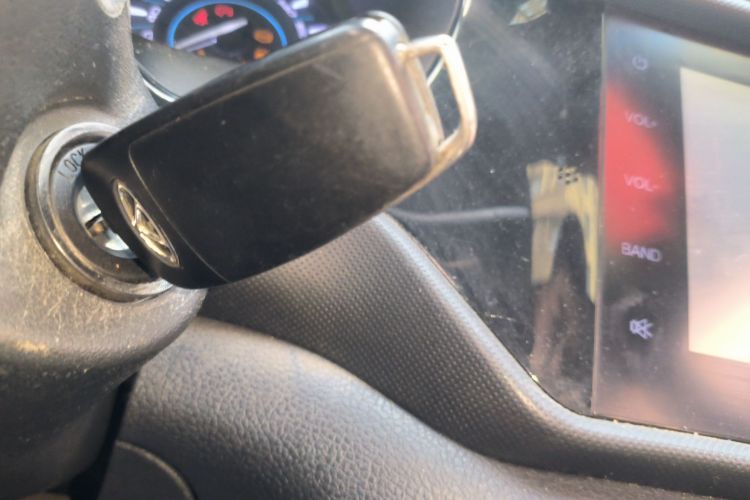 奇瑞 瑞虎3 2016款 1.6L CVT智尚版中控内饰7001