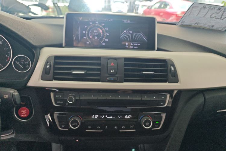 宝马3系 2016款 320Li 进取型中控内饰16