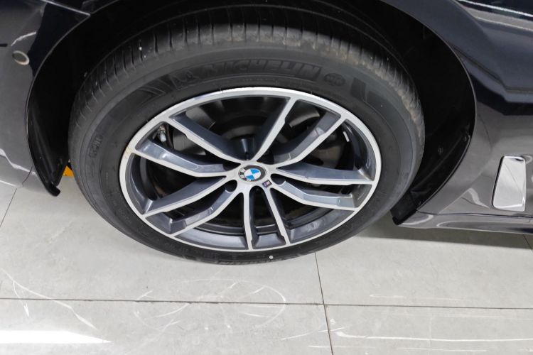 宝马5系 2022款 改款二 525Li M运动套装车身外观6007