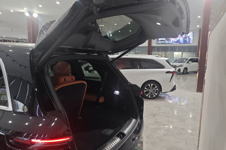 理想汽车 理想L8 2024款 Pro机舱底盘23