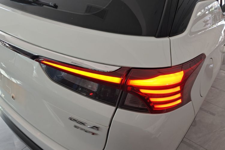 广汽传祺 传祺GS4 2020款 270T 自动精英科技版车身外观9