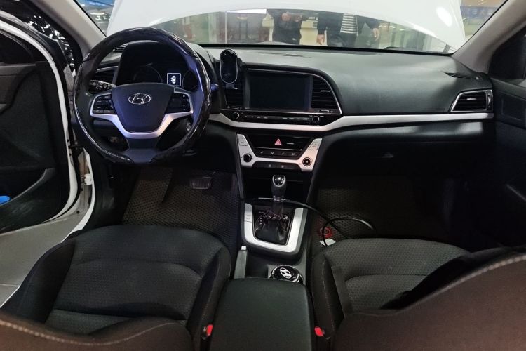 现代 领动 2016款 1.6L 自动智炫·精英型中控内饰7002