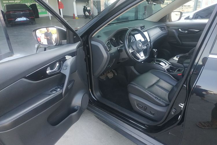 日产 奇骏 2020款 2.0L XL Premium CVT 2WD智联尊享版中控内饰20