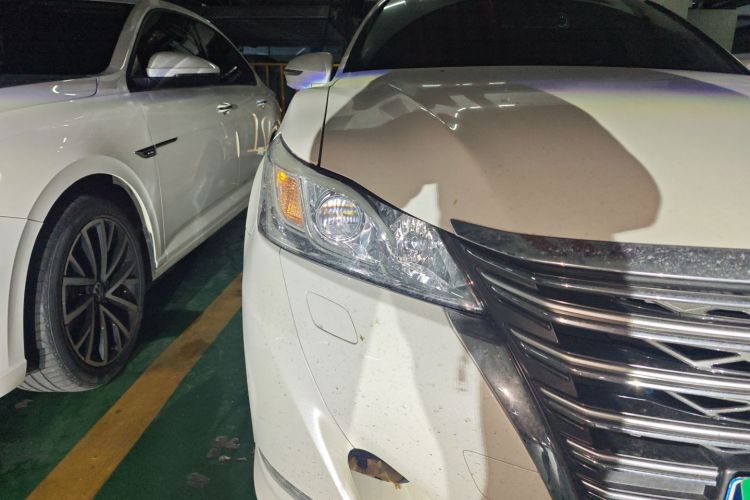 丰田 皇冠 2015款 2.5L 智享版车身外观8