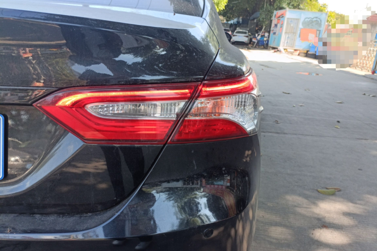 丰田 凯美瑞 2021款 2.0E 精英版车身外观9