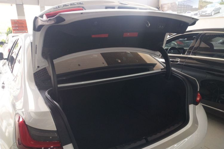 宝马3系 2024款 325Li M运动套装机舱底盘23