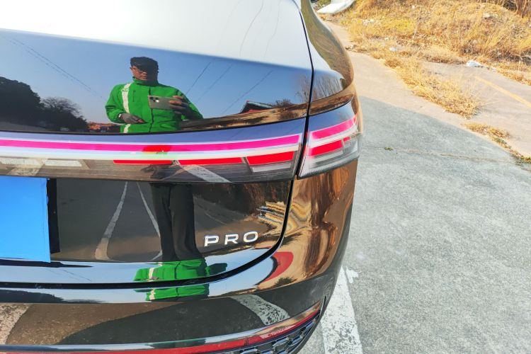 大众 帕萨特 2025款 Pro 380TSI 星空龙耀版车身外观9