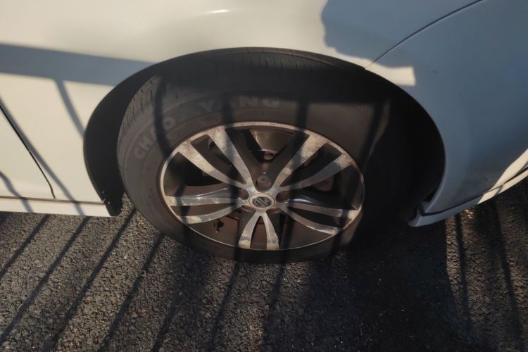 名爵 MG6 2014款 掀背 1.8L 自动驾值版车身外观10