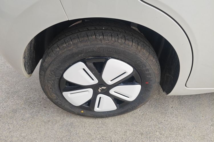 五菱汽车 宏光MINIEV 2025款 四门版 进阶款车身外观6008