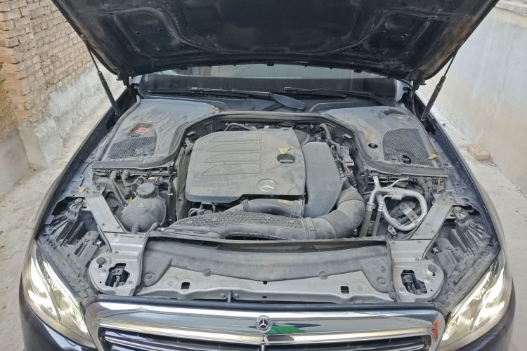 奔驰E级 2020款 E 300 L 时尚型机舱底盘24