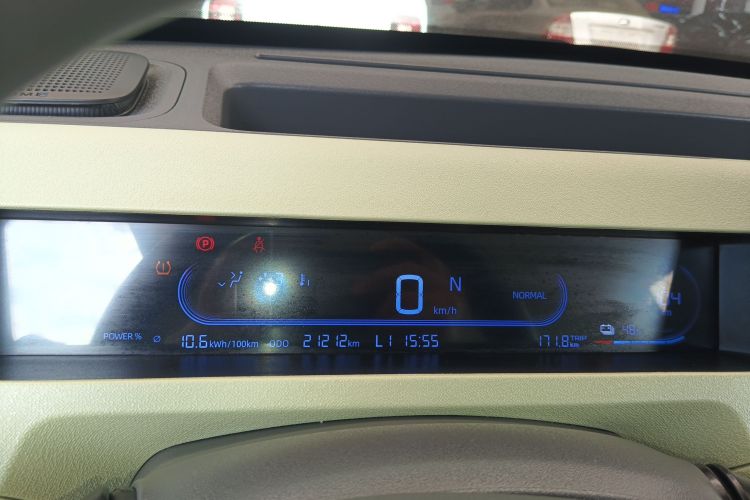 吉利银河 2023款 熊猫mini 200km 耐力熊中控内饰14