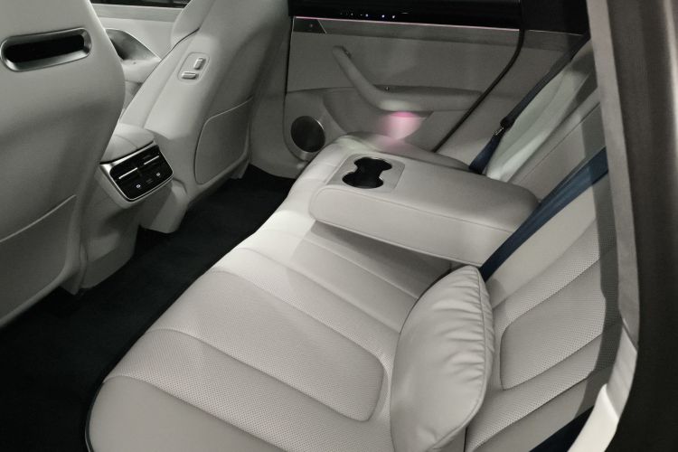 鸿蒙智行 智界S7 2025款 703km Ultra运动版中控内饰21