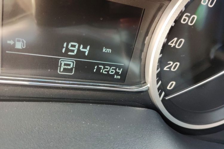 日产 轩逸 2024款 改款 经典 1.6XE CVT舒适版中控内饰15