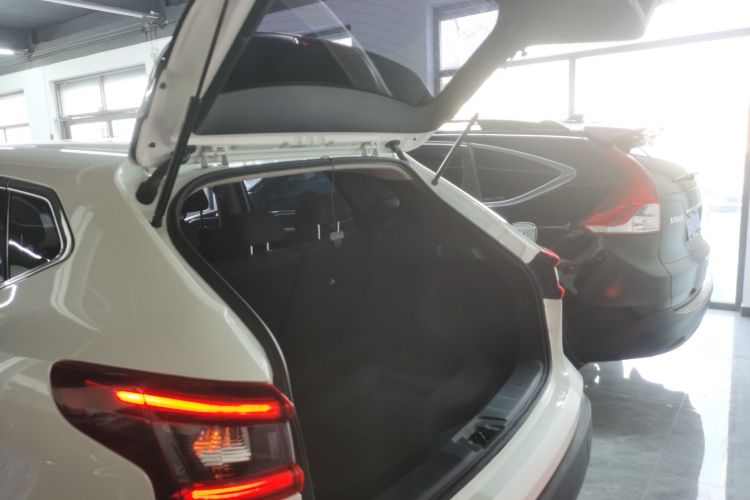 日产 逍客 2019款 2.0L CVT智享版机舱底盘23