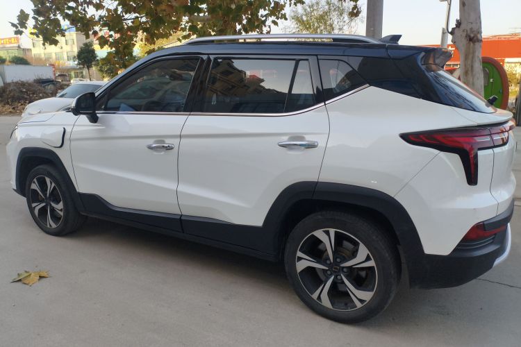 思皓E40X 2021款 金甲版车身外观4