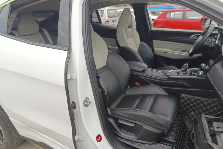 领克05 2020款 2.0TD 两驱耀Plus局部细节41