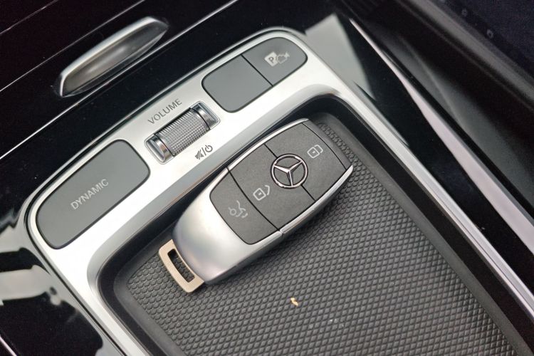 奔驰A级 2023款 A 180 L中控内饰11