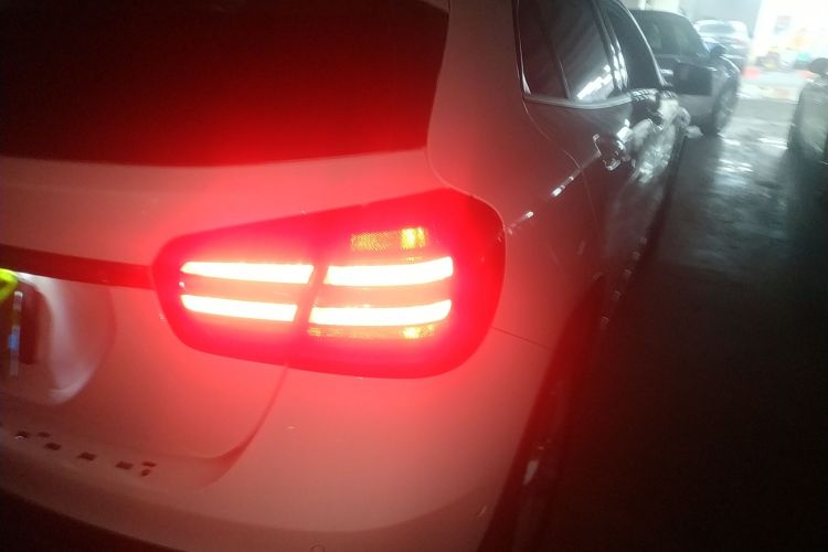 奔驰GLA 2017款 GLA 200 动感型车身外观6006