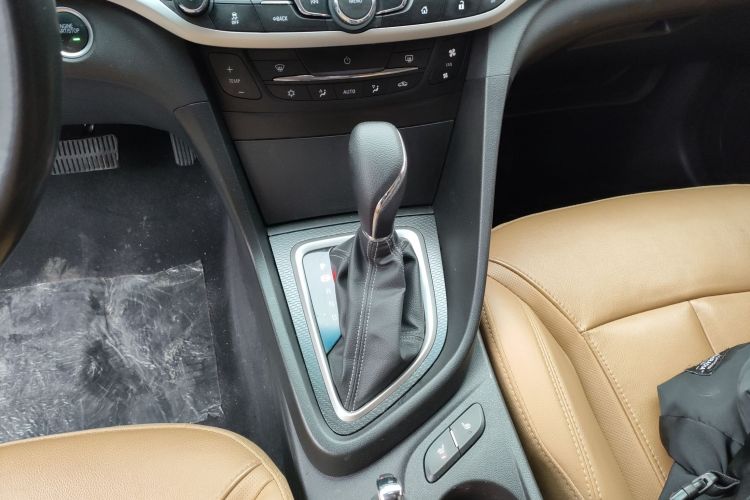 别克 英朗 2019款 18T 自动互联旗舰型 国VI局部细节18