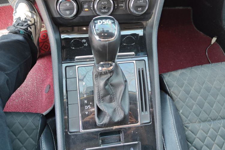 斯柯达 速派 2016款 TSI280 DSG创行版中控内饰18