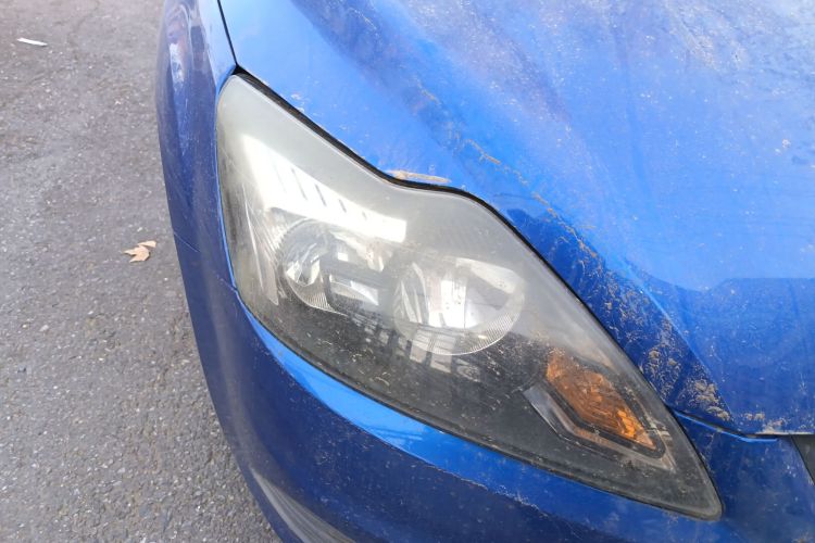 福特 福克斯 2013款 两厢经典 1.8L 手动基本型车身外观8