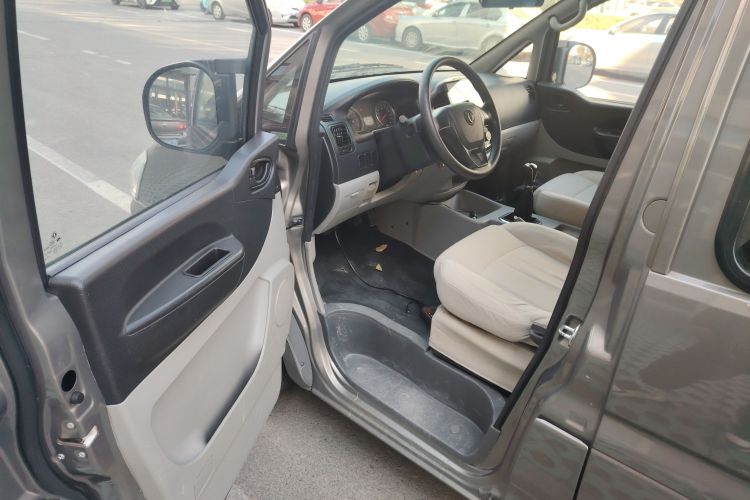 东风风行 菱智 2018款 M3 1.5L 5座基本型中控内饰7003