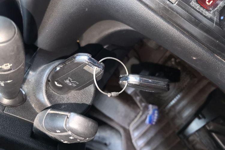 标致3008 2013款 1.6THP 自动至尚版中控内饰11