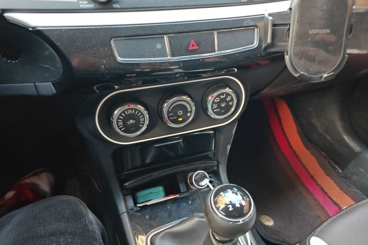 三菱 翼神 2016款 1.8L 手动黑白复刻版中控内饰16