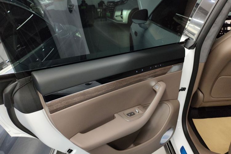 鸿蒙智行 智界R7 2025款 增程 331km Ultra中控内饰7008