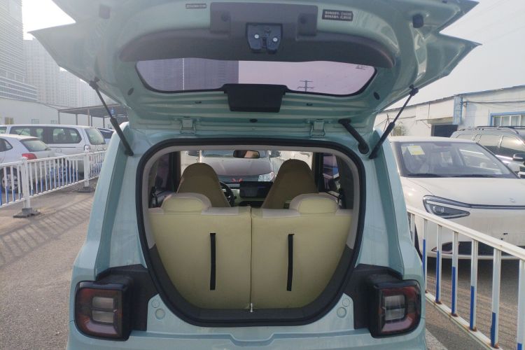 吉利银河 2024款 熊猫mini 200km 耐力熊机舱底盘23