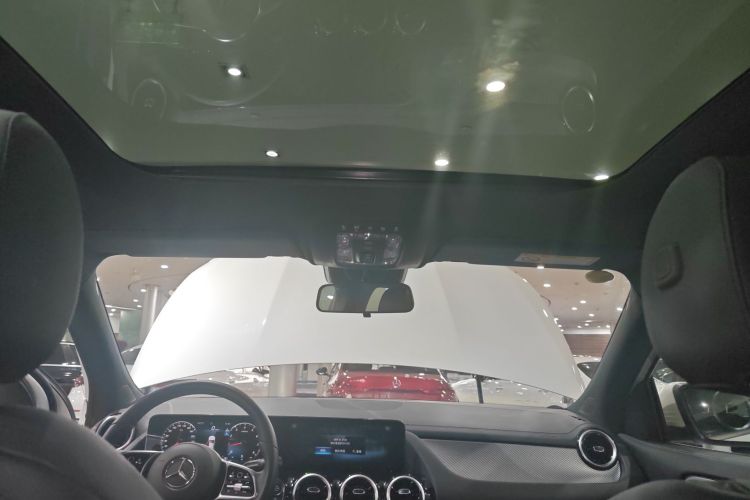 奔驰GLA 2023款 GLA 200中控内饰22