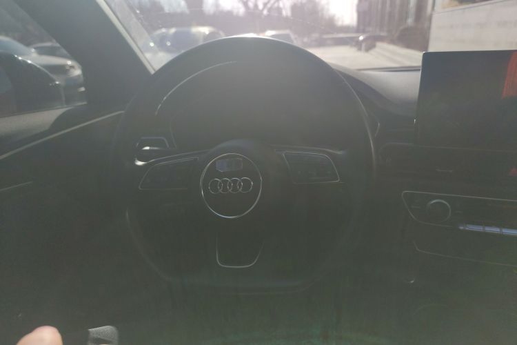 奥迪A4L 2023款 40 TFSI 豪华动感型中控内饰13