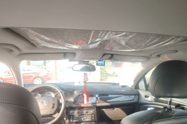 雪铁龙C5 2013款 2.3L 自动豪华型中控内饰22