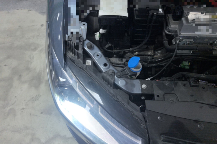 小鹏P5 2022款 460E+局部细节9006