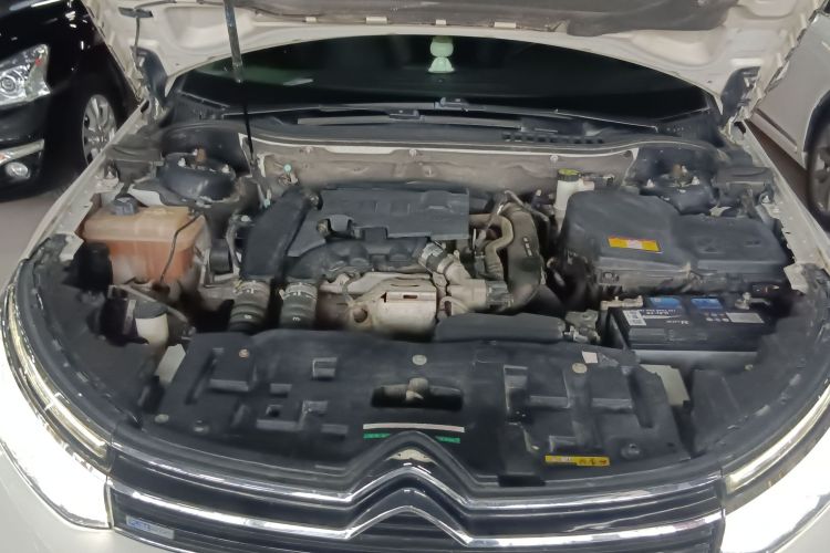 雪铁龙C5 2017款 350THP 自动豪华型机舱底盘24