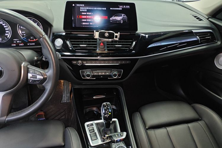 宝马1系 2021款 改款 125i M运动曜夜版中控内饰16